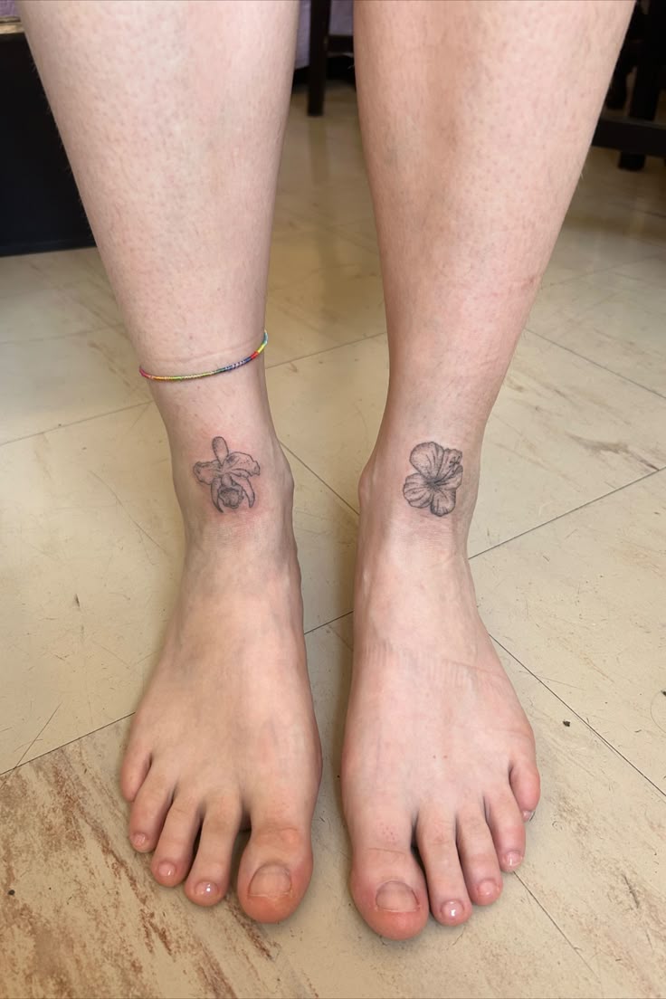 26 Orchid Tattoo Ideas 2025 for Minimalist, Colour, and Fine Line Designs