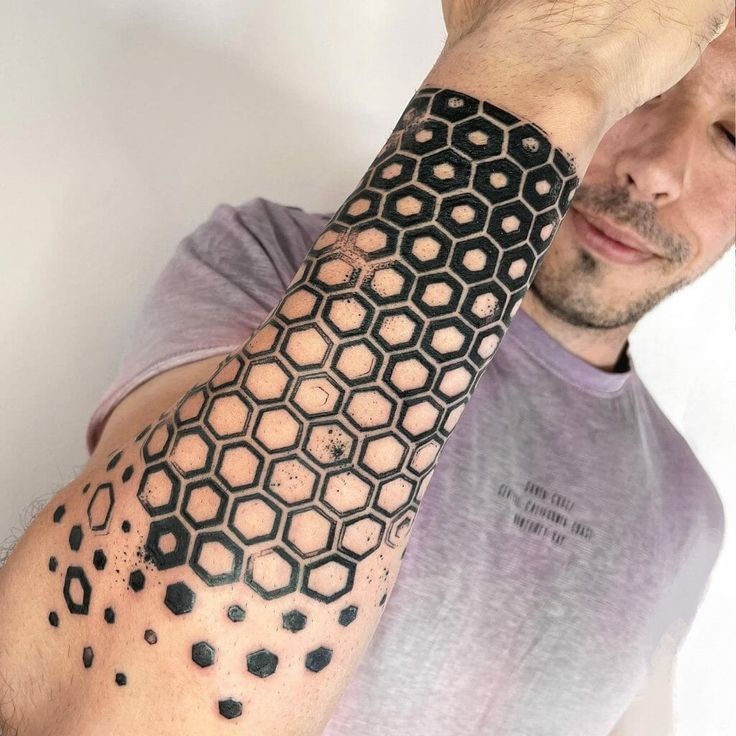 30 Honeycomb Tattoo Ideas 2025 with Bees, Flowers, and Geometric Patterns for Men and Women