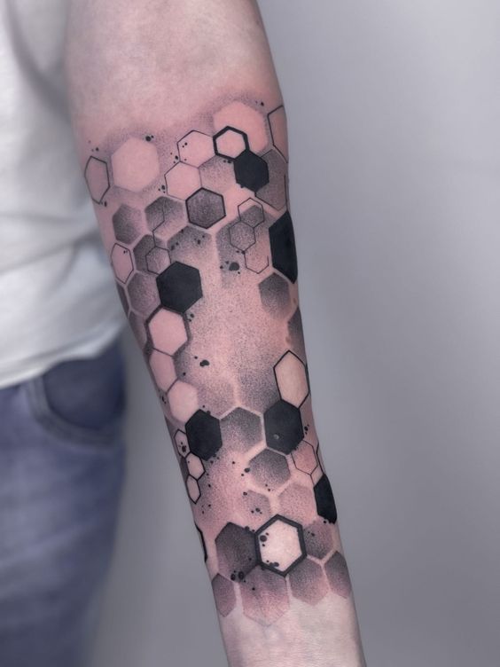 30 Honeycomb Tattoo Ideas 2025 with Bees, Flowers, and Geometric Patterns for Men and Women