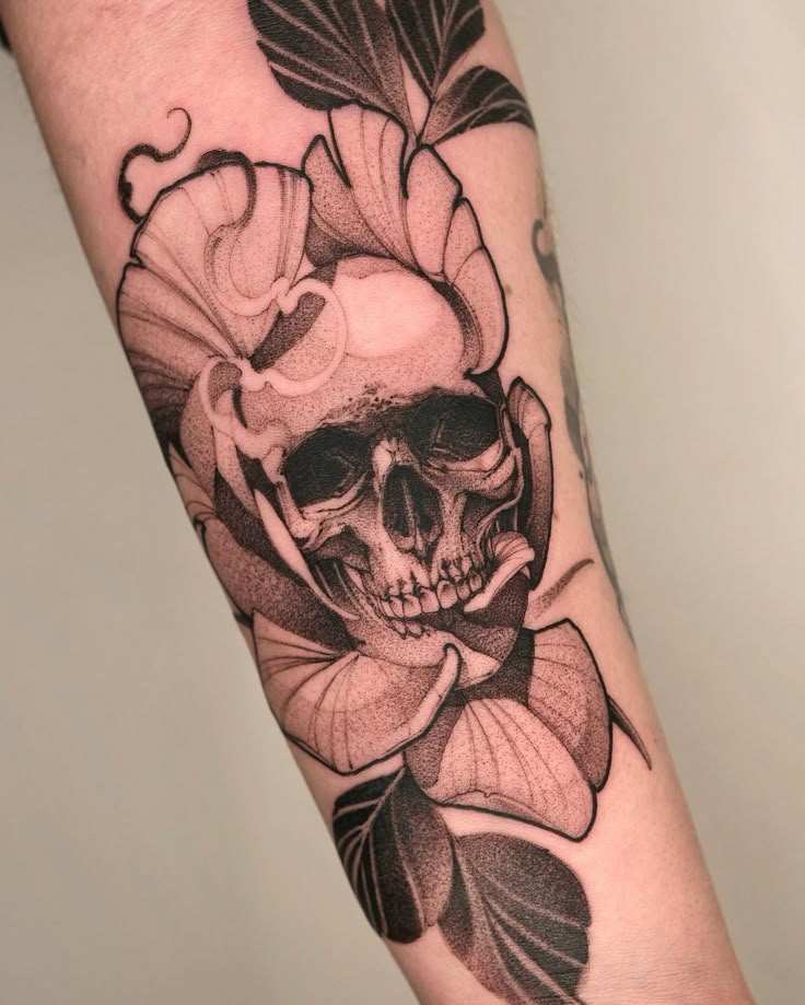 29 Skull Tattoos Ideas 2025 for Men and Women – Unique, Traditional, Feminine, Dark &#038; Mexican Skull Designs