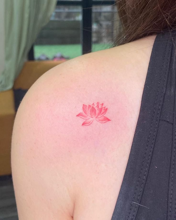 30 Creative Water Lily Tattoos for 2025: Tattoos with Special Meanings