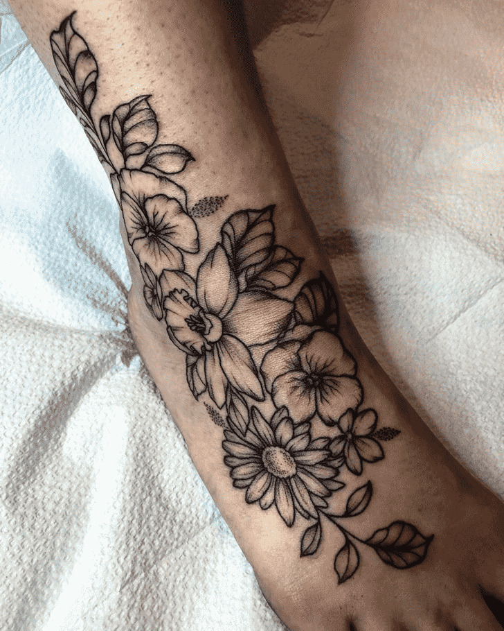 25 Daisy Tattoo Ideas 2025 with Fine Line, Watercolor, Minimalist, Stencil, Traditional &#038; Dainty Designs