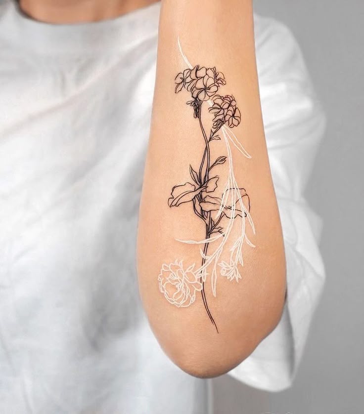 27 White Tattoo Ideas 2025 for Women and Men – Aesthetic Designs on Dark Skin and More