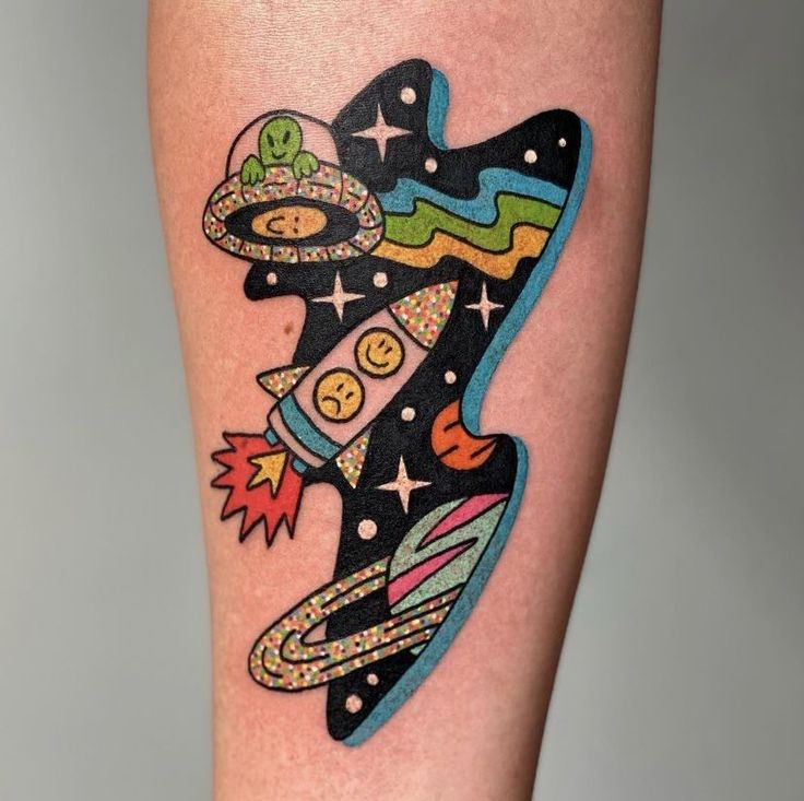 27 Space Tattoo Ideas 2025 for Women and Men – Galaxy Sleeve Designs, Minimalist Forearm Art