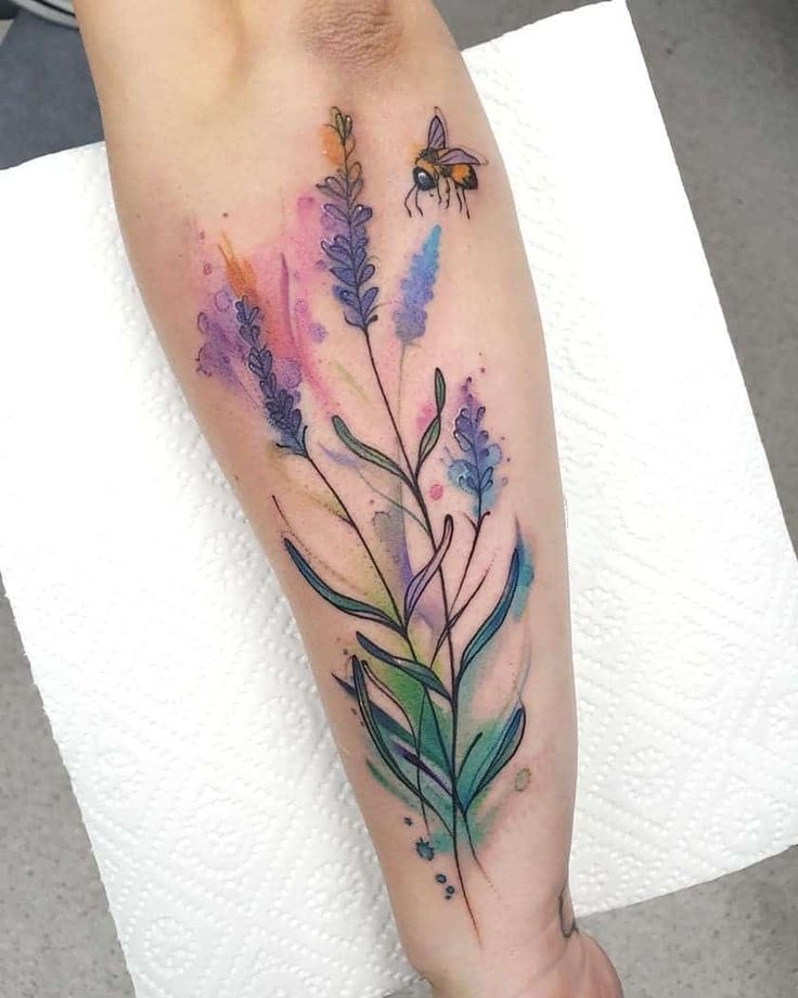 29 July Birth Flower Tattoo Ideas 2025 – Fine Line, Spine, Arm, Shoulder &#038; Sleeve Designs