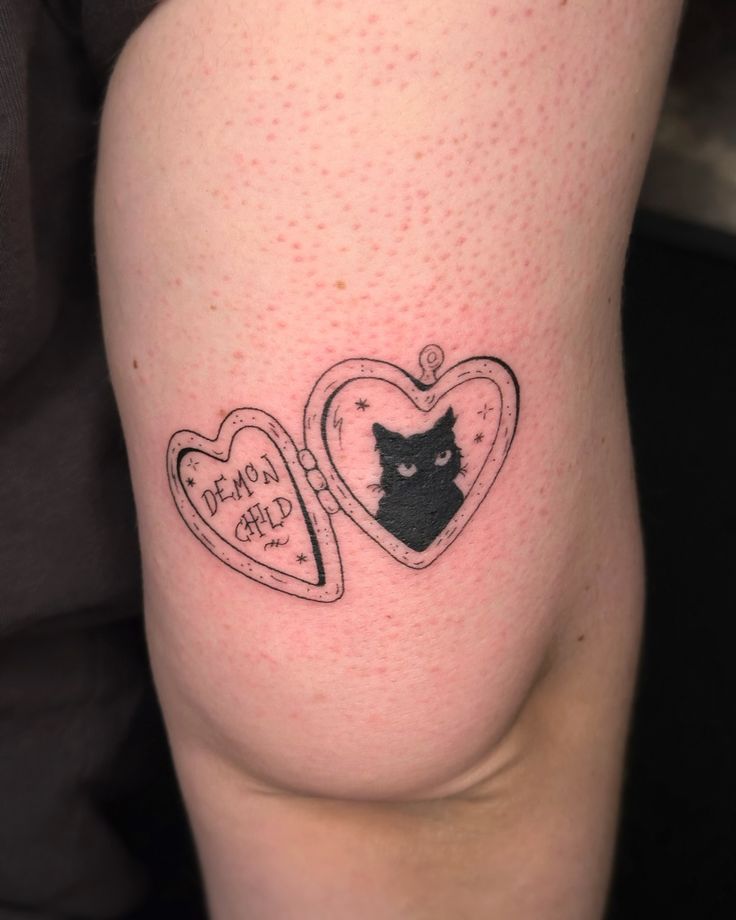 27 Black Cat Tattoo Ideas 2025 – Realistic, Minimalist, Traditional &#038; Witchy Designs