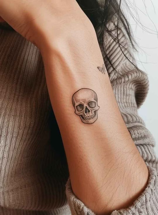29 Skull Tattoos Ideas 2025 for Men and Women – Unique, Traditional, Feminine, Dark &#038; Mexican Skull Designs