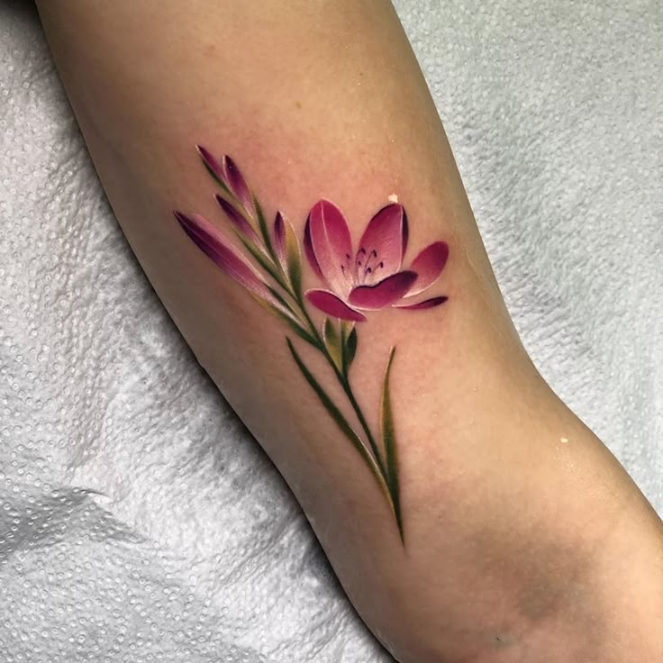 30 Creative Water Lily Tattoos for 2025: Tattoos with Special Meanings