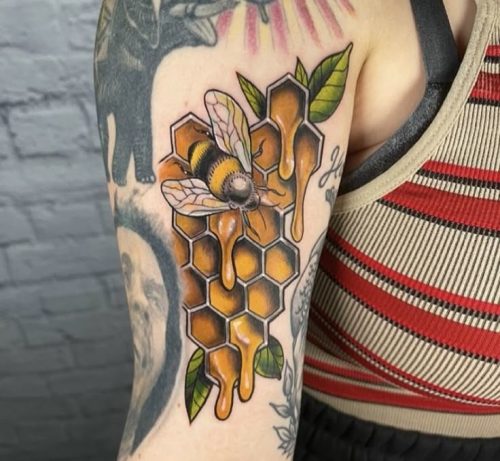 30 Honeycomb Tattoo Ideas 2025 with Bees, Flowers, and Geometric ...
