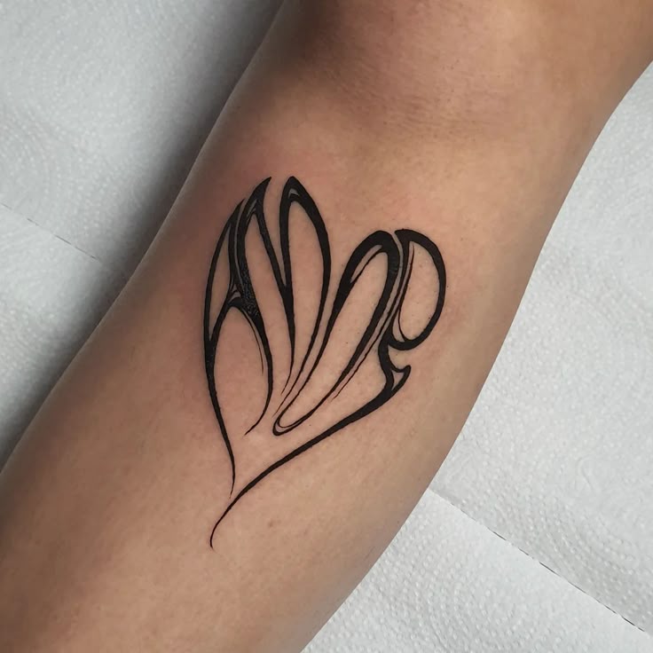 30 Blackwork Tattoo Ideas 2025 for Men &#038; Women – Bold Sleeve, Flash, Coverup &#038; Arm Design