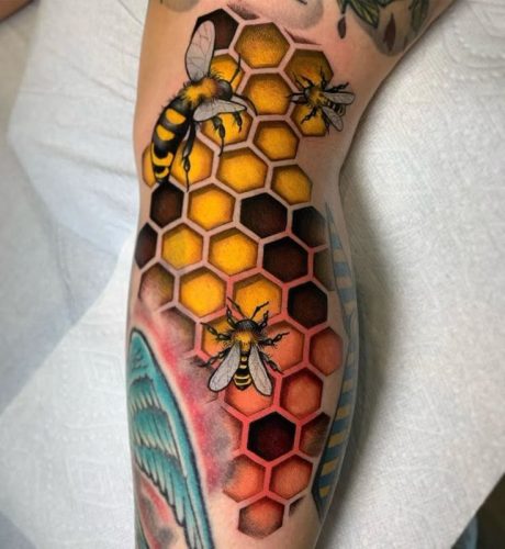 30 Honeycomb Tattoo Ideas 2025 with Bees, Flowers, and Geometric ...