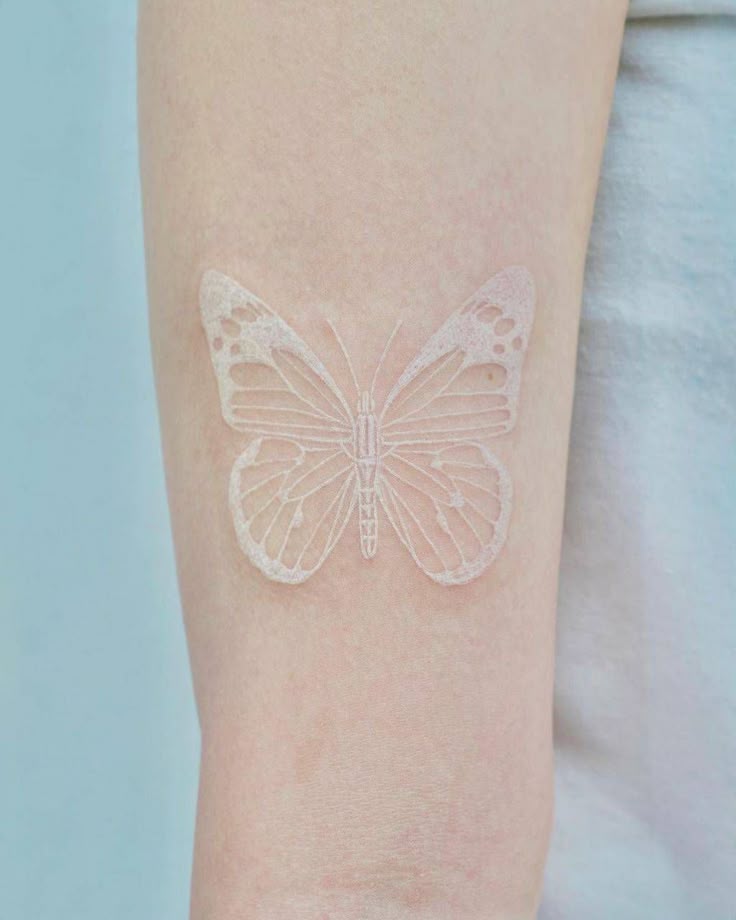 27 White Tattoo Ideas 2025 for Women and Men – Aesthetic Designs on Dark Skin and More