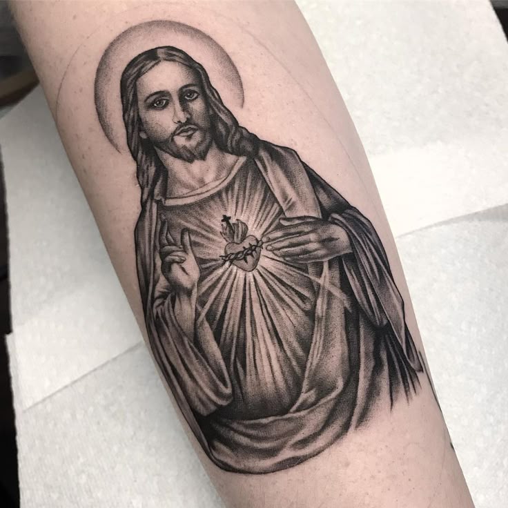 25 Jesus Tattoo Ideas 2025: Sacred Heart, Virgin Mary, Fine Line, Sleeve for Women, Back, Forearm