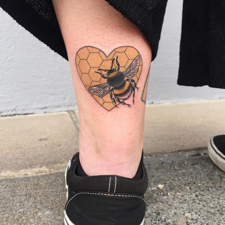 30 Honeycomb Tattoo Ideas 2025 with Bees, Flowers, and Geometric Patterns for Men and Women
