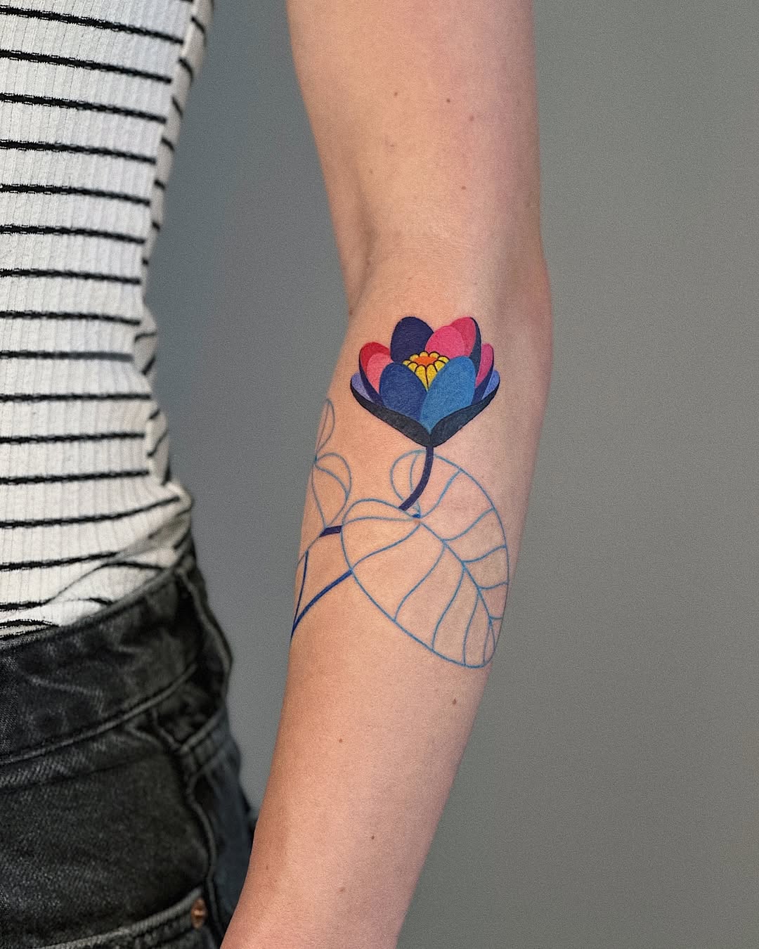 30 Creative Water Lily Tattoos for 2025: Tattoos with Special Meanings