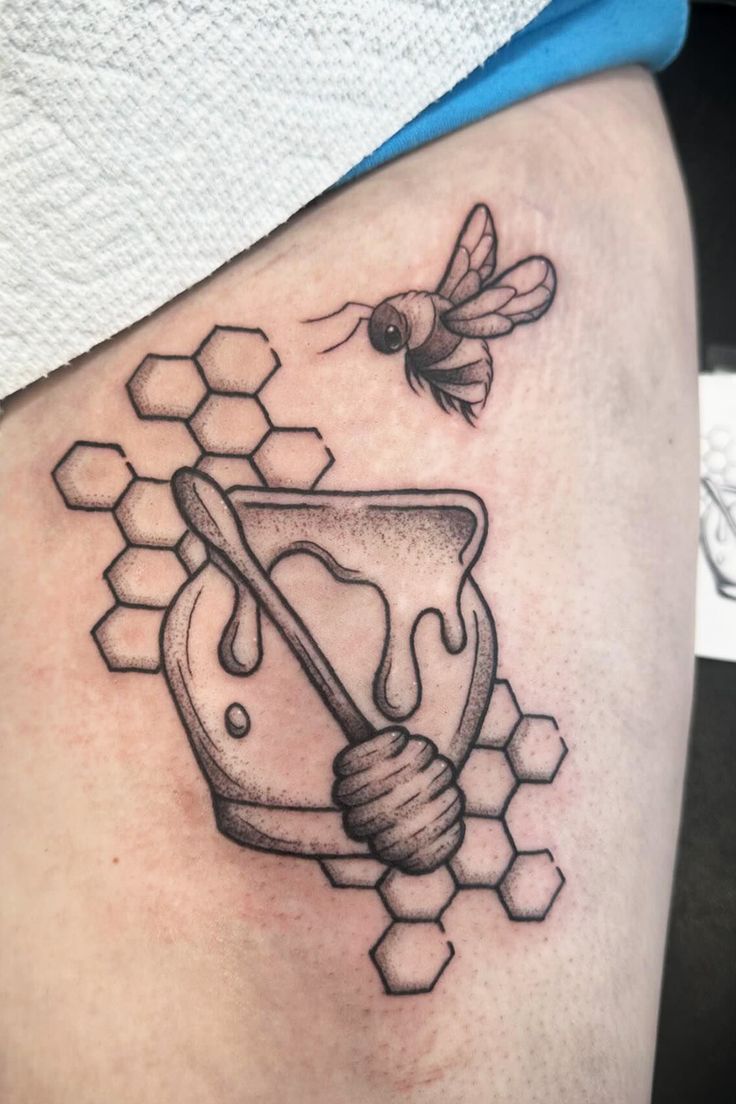 30 Honeycomb Tattoo Ideas 2025 with Bees, Flowers, and Geometric Patterns for Men and Women