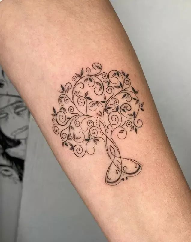 Explore 28 Tree Tattoo Ideas 2025: Minimalist, Fine Line, Sleeve &#038; Family-Inspired Designs