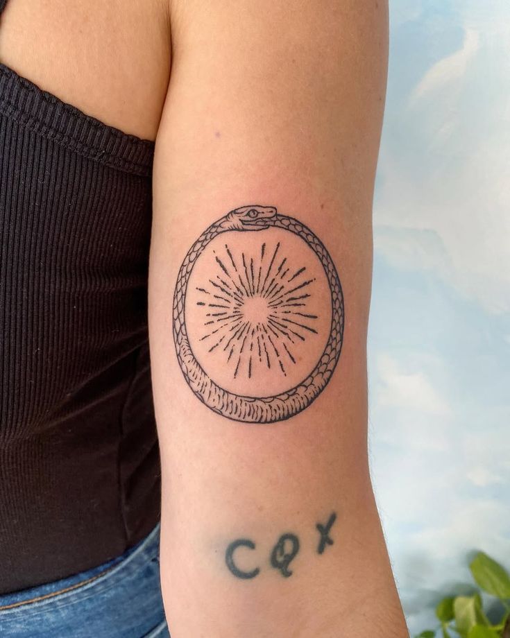 25 Ouroboros Tattoo Ideas 2025: Minimalist, Dragon, FMAB &#038; Traditional Snake Designs