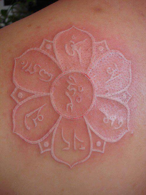 27 White Tattoo Ideas 2025 for Women and Men – Aesthetic Designs on Dark Skin and More