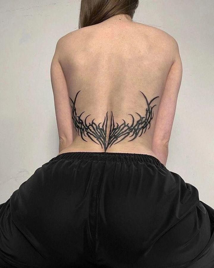 Find Out More on 29 Tramp Stamp Tattoo Ideas 2025: Cute, Dainty, Gothic &#038; Y2K Lower Back Designs