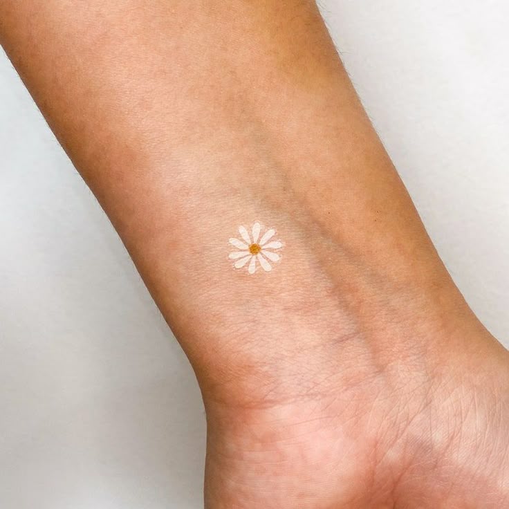 27 White Tattoo Ideas 2025 for Women and Men – Aesthetic Designs on Dark Skin and More