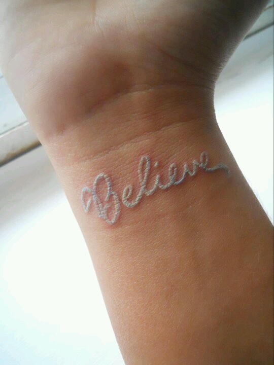 27 White Tattoo Ideas 2025 for Women and Men – Aesthetic Designs on Dark Skin and More