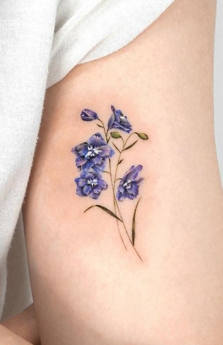 29 July Birth Flower Tattoo Ideas 2025 – Fine Line, Spine, Arm, Shoulder &#038; Sleeve Designs