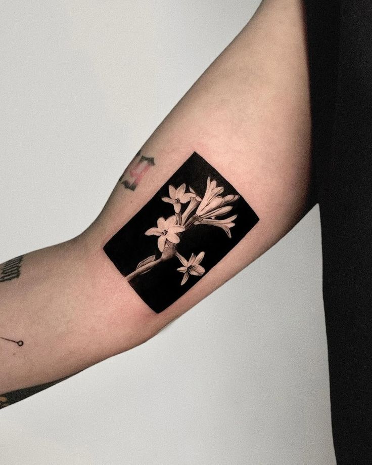 30 Blackwork Tattoo Ideas 2025 for Men &#038; Women – Bold Sleeve, Flash, Coverup &#038; Arm Design