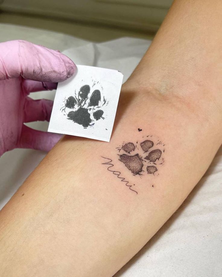 28 Paw Print Tattoo Ideas 2025 for Dog &#038; Cat Lovers – Memorial, Floral, Watercolor, Fine Line