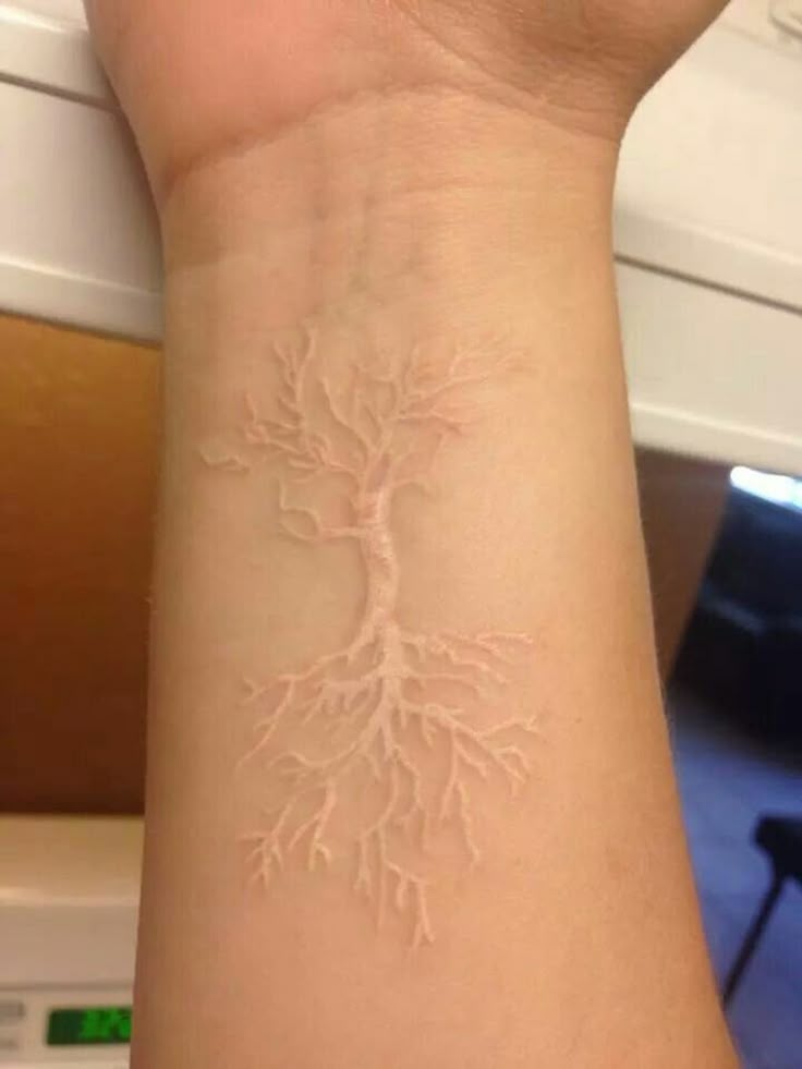 27 White Tattoo Ideas 2025 for Women and Men – Aesthetic Designs on Dark Skin and More