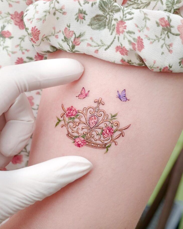 27 Crown Tattoo Ideas 2025: Minimalist, Feminine, and King-Inspired Designs for Men and Women