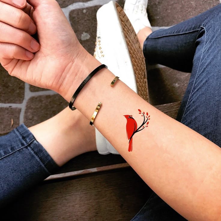 28 Cardinal Tattoo Ideas 2025 for Women and Men: Memorial, Fine Line, Stencil Outline, Small Flying