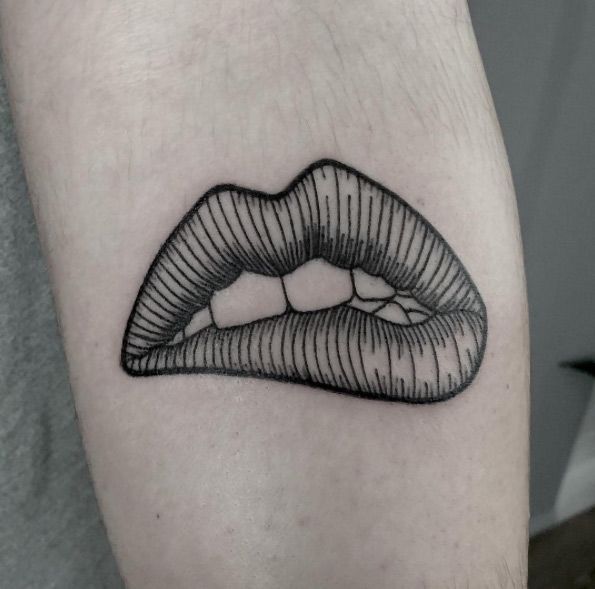 29 Lip Tattoo Ideas 2025 With Kiss Prints, Vampire Designs, Color Ideas, Shading, Placement Tips