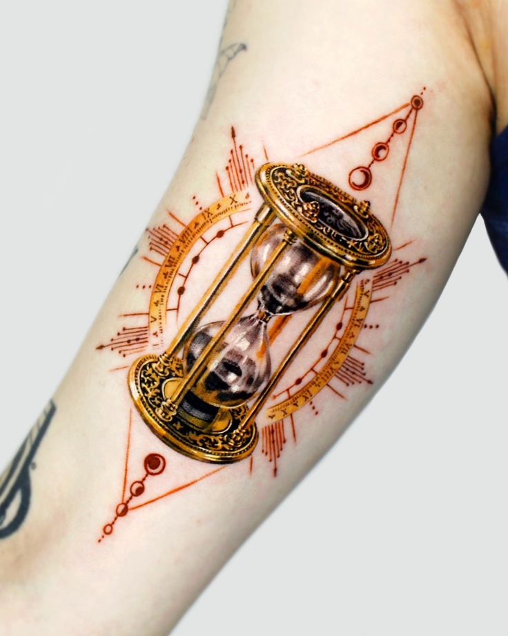 29 Hourglass Tattoo Ideas 2025 with Meaningful Designs for Men and Women — Minimalist, Feminine, Traditional