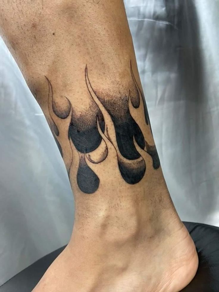 29 Leg Tattoo Ideas 2025 for Men and Women – Thigh, Calf, and Lower Leg Designs from Cybersigilism
