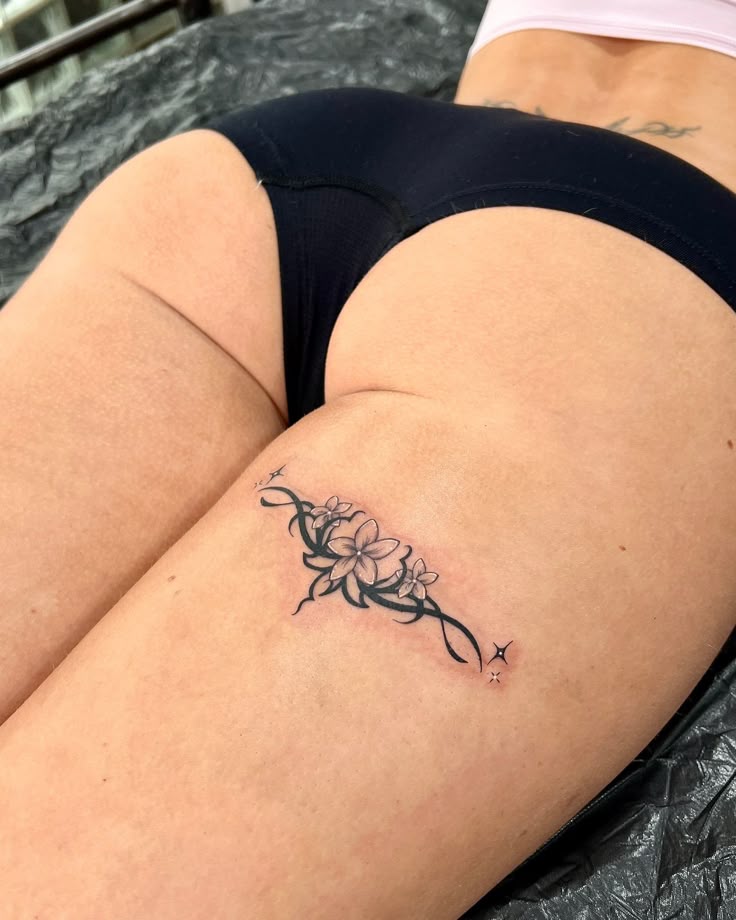 25 Thigh Tattoos Ideas 2025: The Most Striking Designs to Inspire Your Next Ink