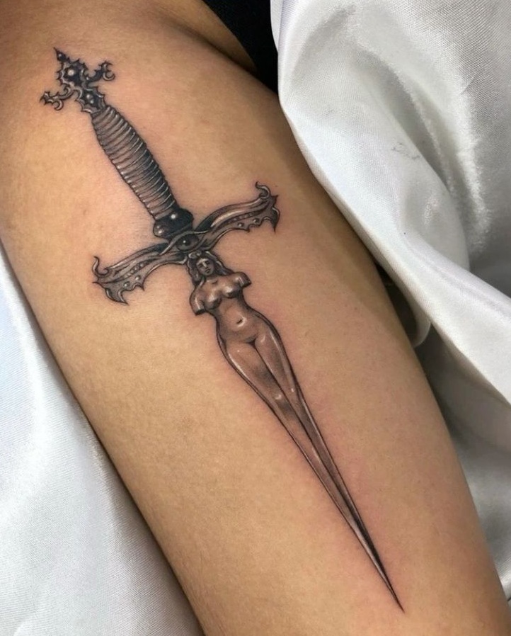 30 Dagger Tattoo Ideas 2025: Neotraditional, Fine Line, Gothic, Butterfly, Panther, Fantasy Designs