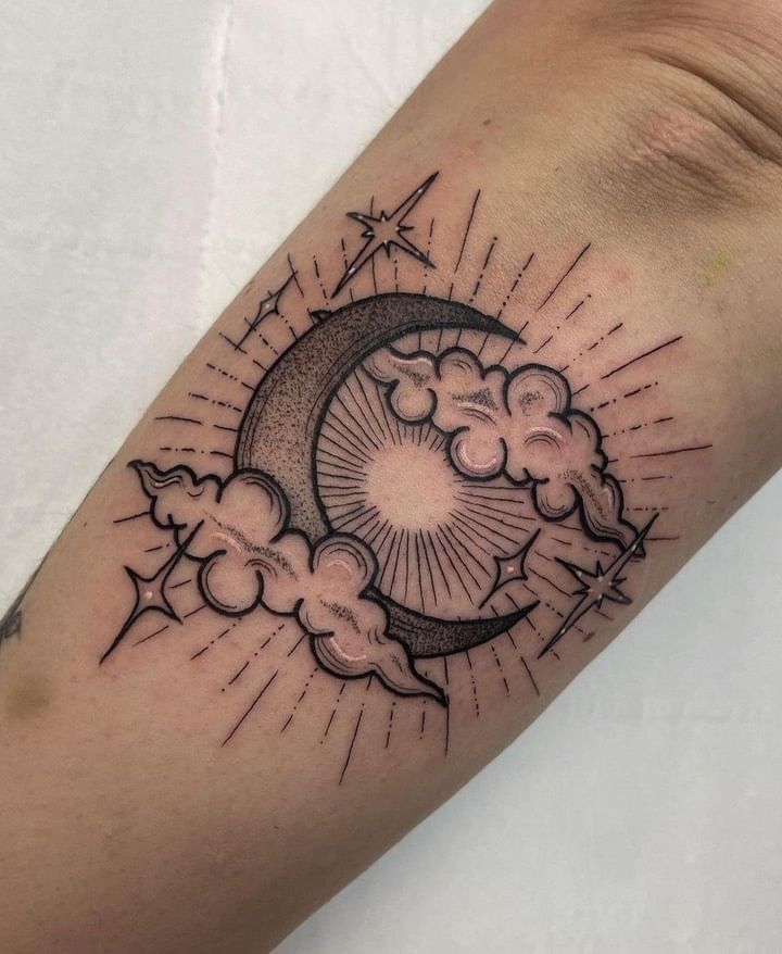 26 Crescent Moon Tattoo Designs 2025: Fine Line, Stencil, Stars, Lotus, Waxing, Waning, American Traditional