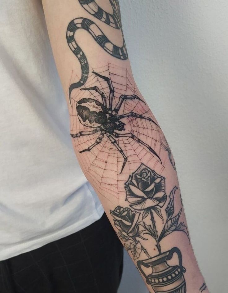 27 Spider Web Tattoo Ideas 2025 for Men and Women – Shoulder, Full Sleeve, Stencil Designs