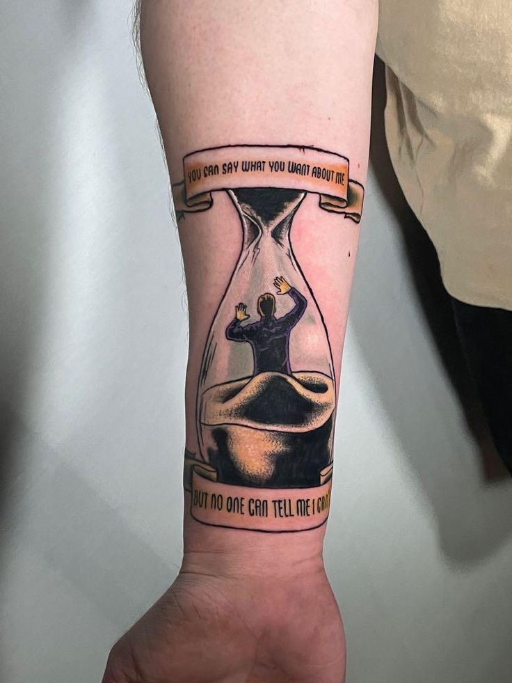 29 Hourglass Tattoo Ideas 2025 with Meaningful Designs for Men and Women — Minimalist, Feminine, Traditional