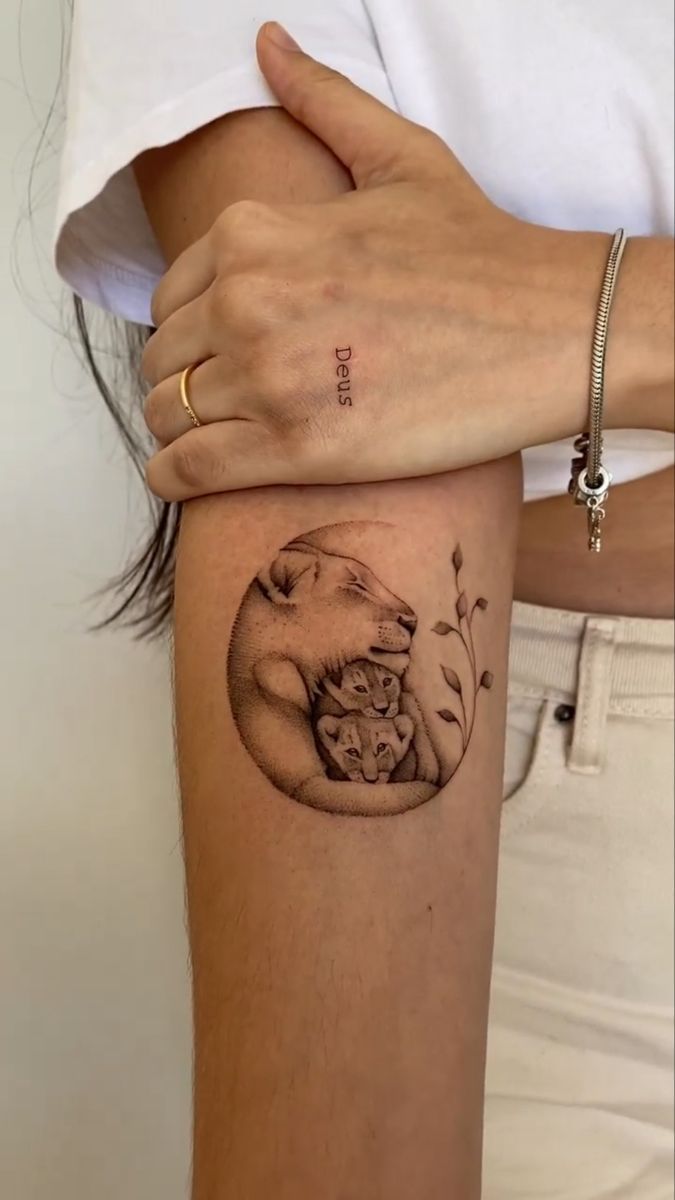 Mom Tattoos Ideas 2025: Fresh Tattoos Ideals of Daughter, Son, Traditional, Simple, and Grief Inkige