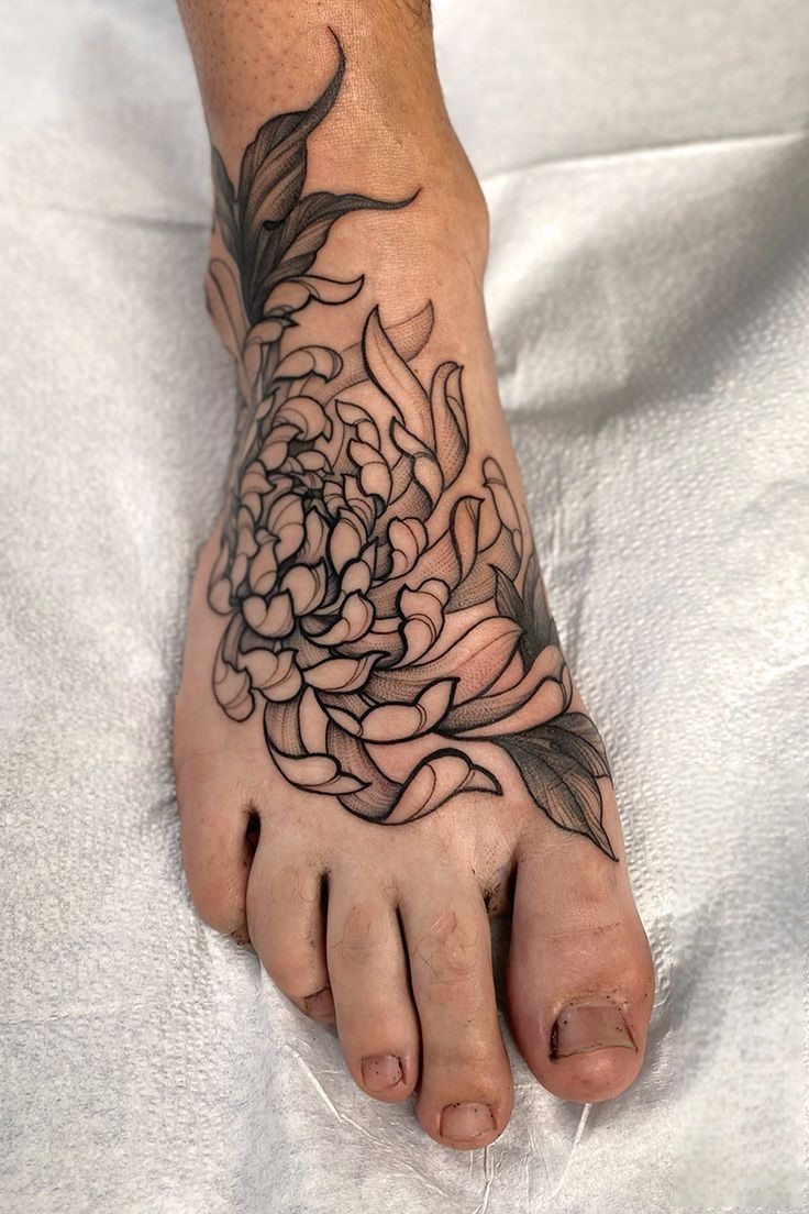32 Chrysanthemum Tattoo Ideas 2025: Japanese Traditional, Fineline, Sleeve, Stencil, Red And Black