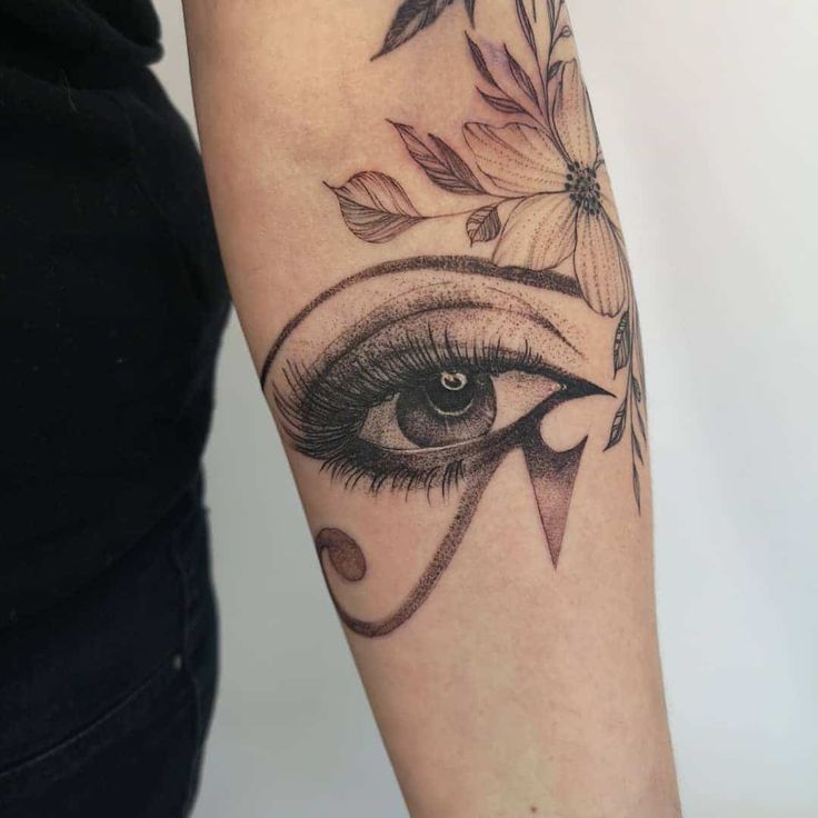 30 Eye of Horus Tattoo Ideas 2025: Design Meaning, Feminine &#038; Men Styles