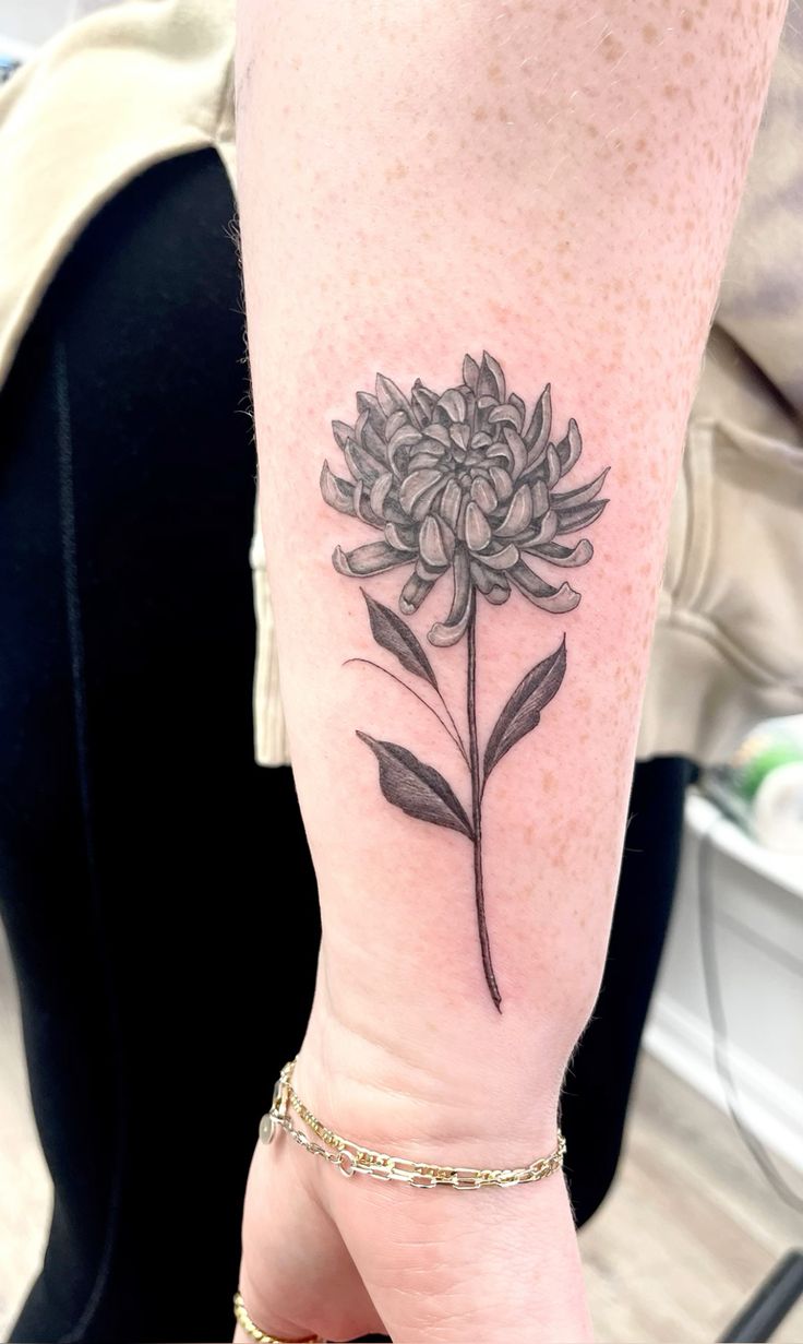 32 Chrysanthemum Tattoo Ideas 2025: Japanese Traditional, Fineline, Sleeve, Stencil, Red And Black
