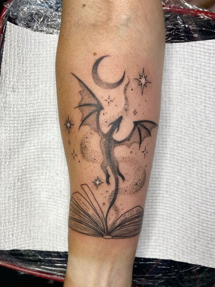 29 Dragon Tattoo Ideas 2025 for Men and Women – Abstract, Realistic, Shoulder and Arm Designs