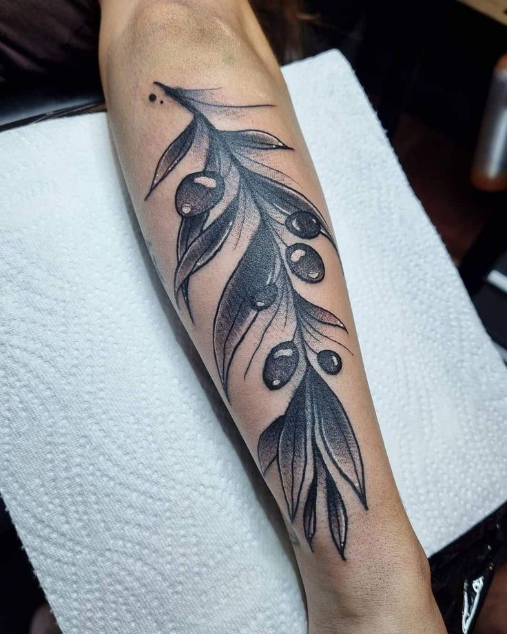 26 Olive Branch Tattoo Ideas 2025: Fine Line, Arm Wrap, Minimal, American Traditional Designs