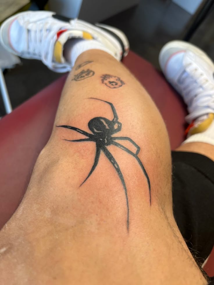 29 Leg Tattoo Ideas 2025 for Men and Women – Thigh, Calf, and Lower Leg Designs from Cybersigilism