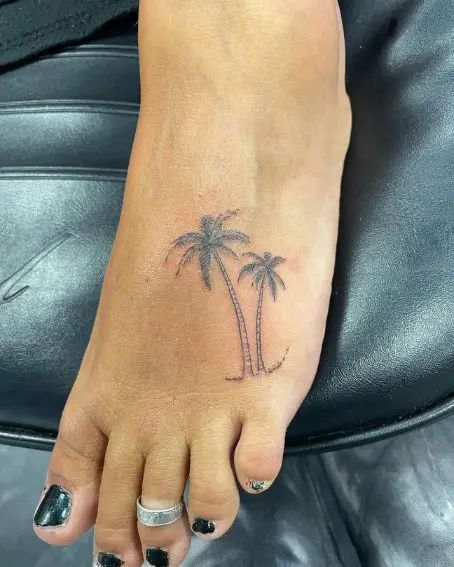 25 Palm Tree Tattoo Ideas 2025 for Women and Men – Minimalist, Traditional, Forearm &#038; Tropical Design Inspiration