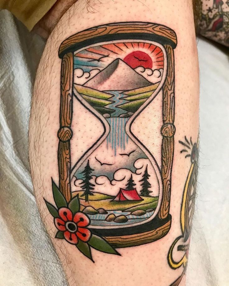 29 Hourglass Tattoo Ideas 2025 with Meaningful Designs for Men and Women — Minimalist, Feminine, Traditional