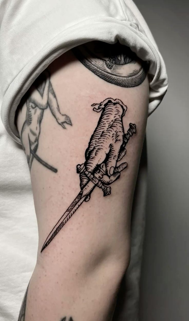 30 Dagger Tattoo Ideas 2025: Neotraditional, Fine Line, Gothic, Butterfly, Panther, Fantasy Designs